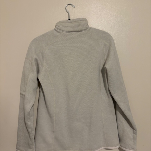 Patagonia 1/4 Zip - Picture 2 of 5